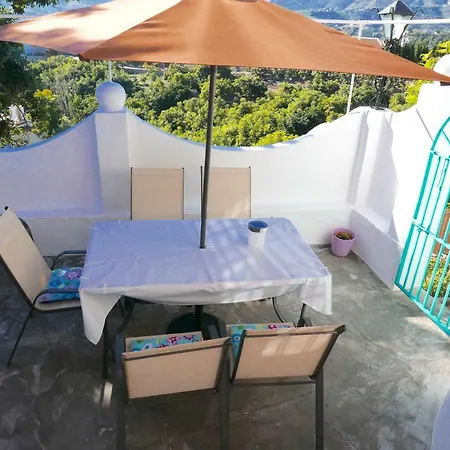 La Casa Turquesa Holiday home Frigiliana